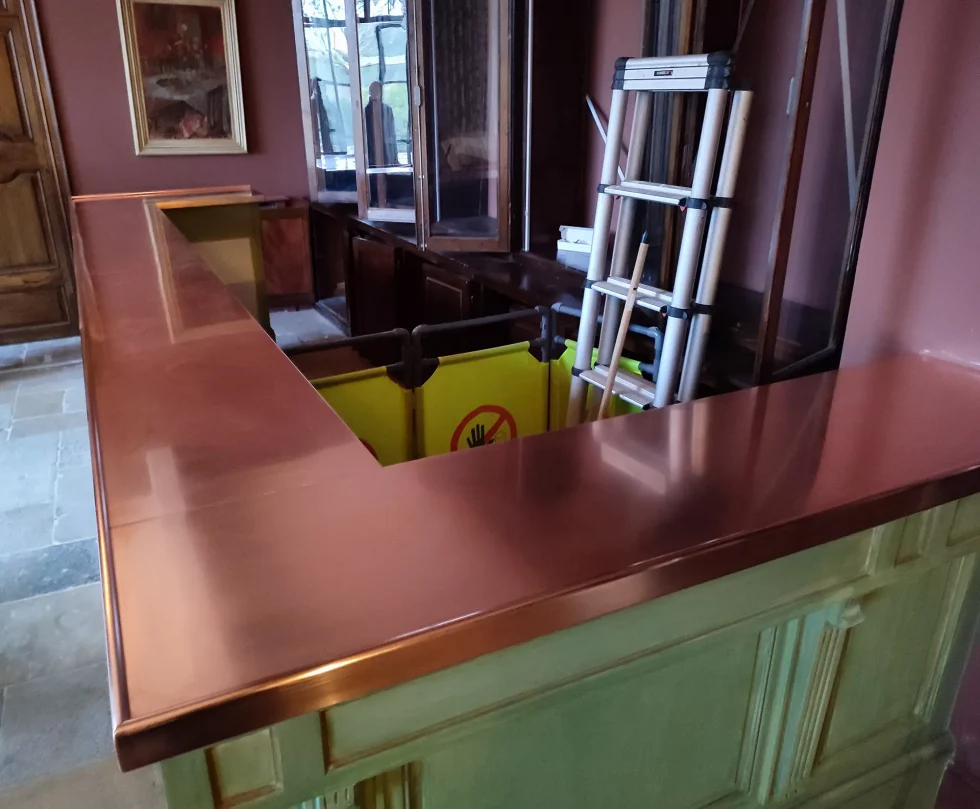 Fabrication de bar et piste de comptoir en cuivre, laiton et zinc