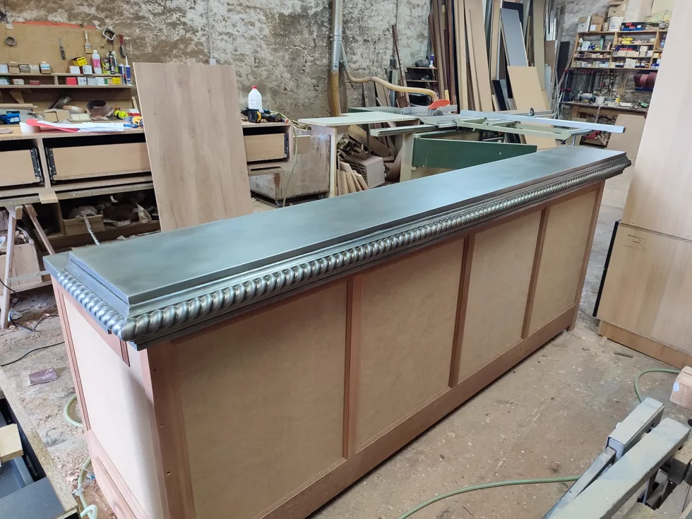 Fabrication de bar et piste de comptoir en cuivre, laiton et zinc