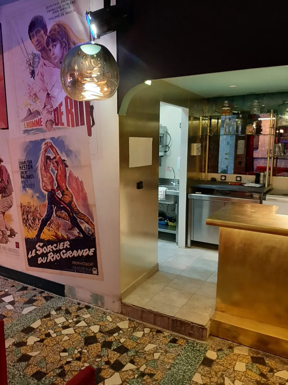 Fabrication de bar et piste de comptoir en cuivre, laiton et zinc