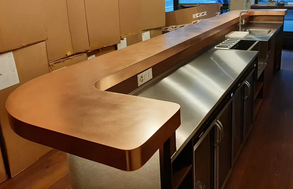 Fabrication de bar et piste de comptoir en cuivre, laiton et zinc
